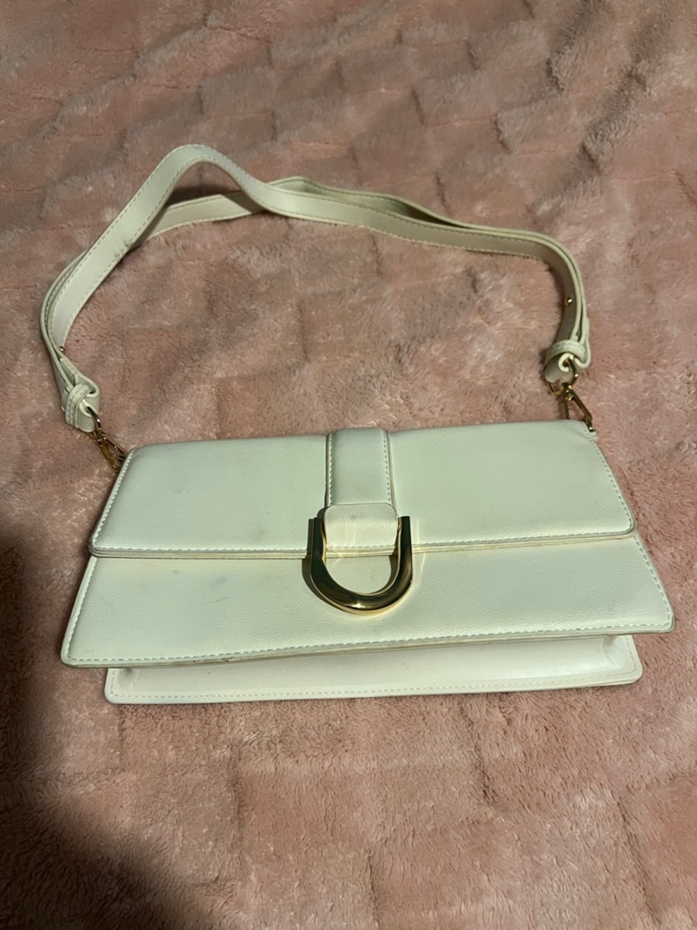 Elegant Cream Shoulder Bag with Gold Hardware
